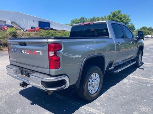 Used 2025 Chevrolet Silverado 2500 LT AWD/4WD image 5