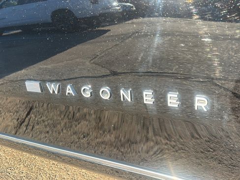 Used 2023 Jeep Wagoneer Series III w/ Premium Group I image 56