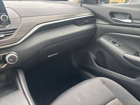Used 2025 Nissan Altima 2.5 SV FWD image 35