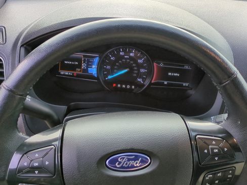 Used 2018 Ford Explorer XLT w/ Equipment Group 202A image 19