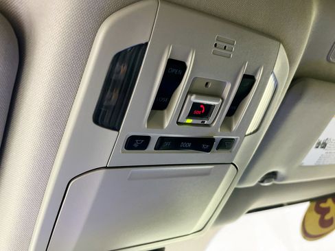 Used 2023 Toyota Highlander Limited image 22