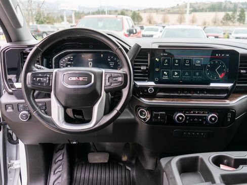 Used 2024 GMC Sierra 3500 SLE w/ SLE Convenience Package image 13