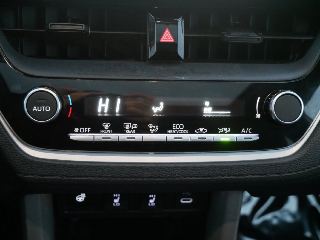 Used 2024 Toyota Corolla Cross LE AWD/4WD image 20