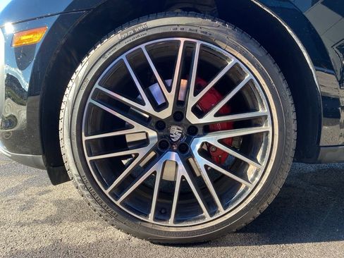 Used 2025 Porsche Macan S image 32