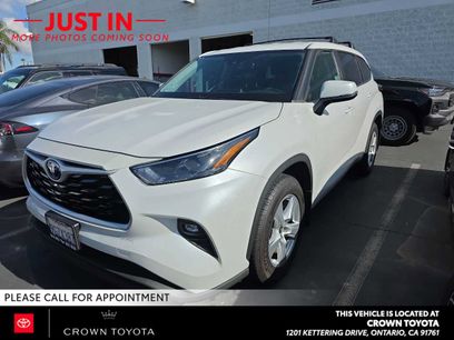 Used 2023 Toyota Highlander LE