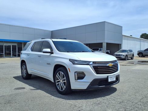 Used 2023 Chevrolet Traverse High Country FWD image 20