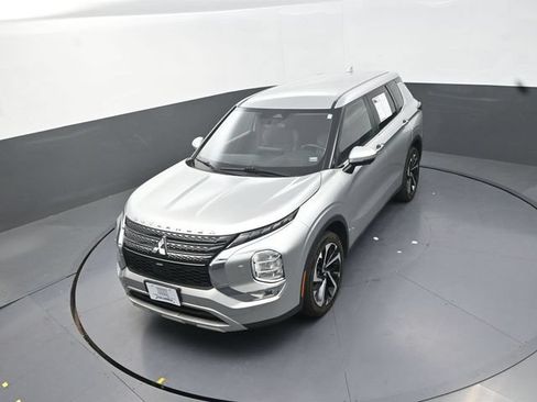Used 2023 Mitsubishi Outlander SE AWD/4WD image 13
