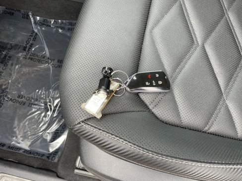 Used 2025 Volkswagen Atlas Cross Sport SE image 28