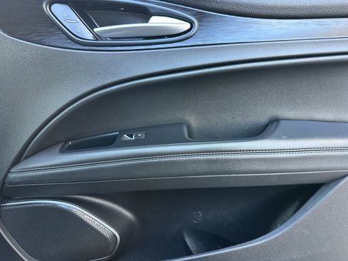 Used 2019 Alfa Romeo Stelvio Base image 20