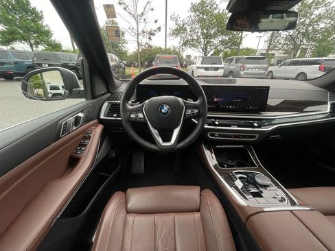 Used 2025 BMW X5 xDrive50e AWD/4WD image 23