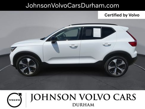 Certified 2026 Volvo XC40 B5 Plus AWD/4WD image 6