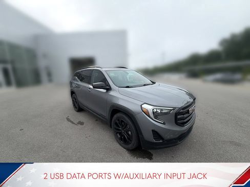 Used 2020 GMC Terrain SLE w/ Elevation Edition FWD image 2
