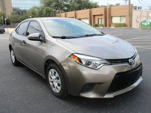 Used 2016 Toyota Corolla LE FWD image 12