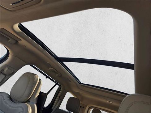 Used 2020 Lincoln Aviator Reserve w/ Equipment Group 202A image 16