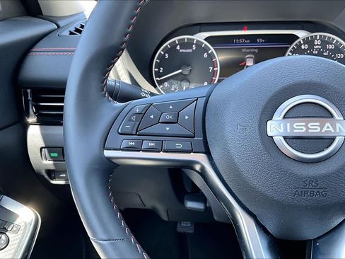 Certified 2025 Nissan Sentra SR FWD image 19