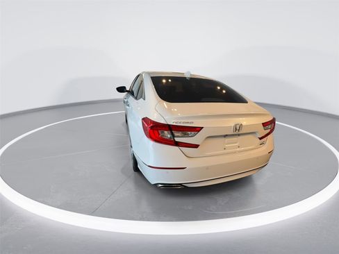 Used 2019 Honda Accord Touring image 6
