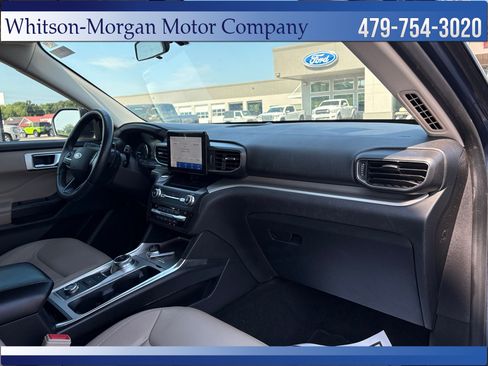 Used 2020 Ford Explorer XLT w/ Equipment Group 202A AWD/4WD image 40