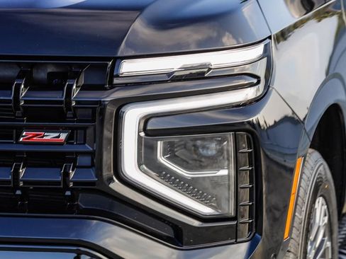 Used 2025 Chevrolet Suburban Z71 AWD/4WD image 5