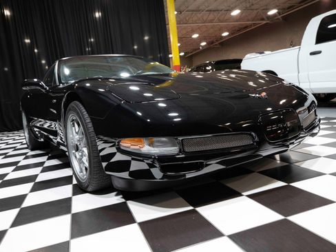 Used 2002 Chevrolet Corvette Z06 w/ Memory Pkg image 12