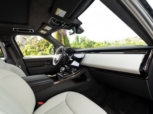 Used 2023 Land Rover Range Rover Sport First Edition image 55