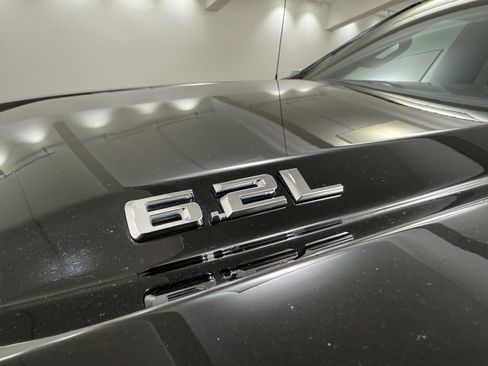 Used 2025 Chevrolet Silverado 1500 High Country w/ Technology Package image 9