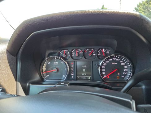 Used 2018 Chevrolet Silverado 2500 W/T AWD/4WD image 16