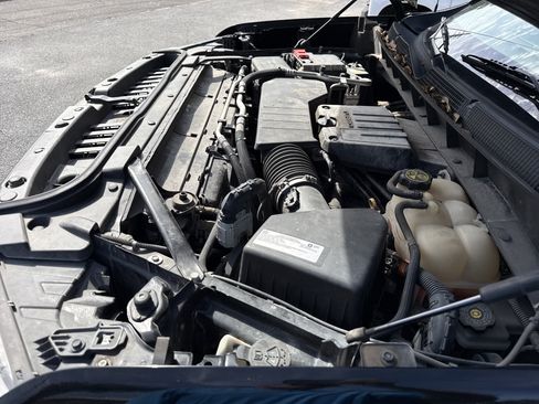 Used 2021 Chevrolet Silverado 1500 Custom AWD/4WD image 31