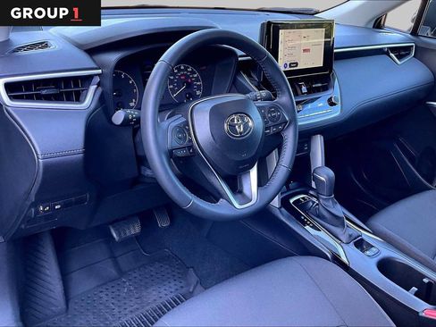 Used 2025 Toyota Corolla Cross LE w/ Moonroof Package AWD/4WD image 18