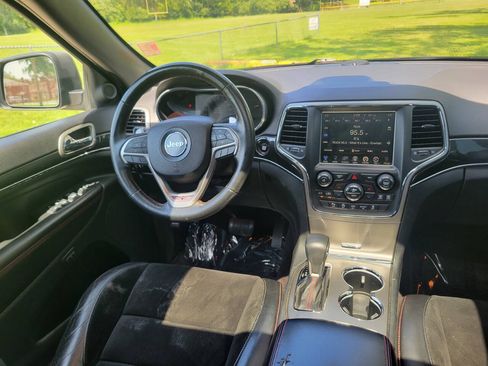 Used 2017 Jeep Grand Cherokee Trailhawk AWD/4WD image 10