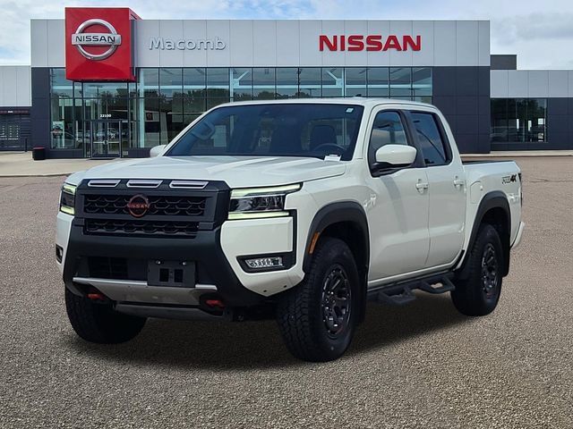 Used 2025 Nissan Frontier PRO-4X AWD/4WD image 3