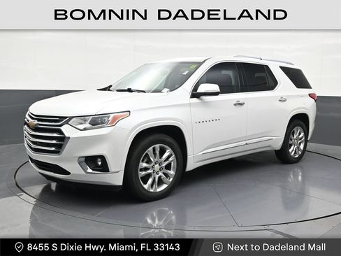 Used 2021 Chevrolet Traverse High Country FWD image 1