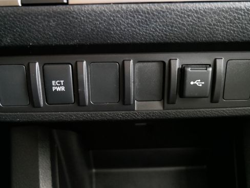 Certified 2022 Toyota Tacoma SR image 31