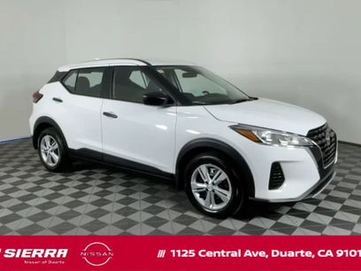 New 2025 Nissan Kicks Play S