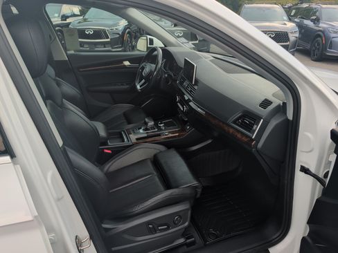 Used 2018 Audi Q5 2.0T Premium Plus w/ Premium Plus Package AWD/4WD image 12