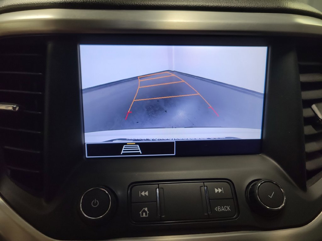Used 2020 GMC Acadia SLE w/ Driver Convenience Package FWD image 22