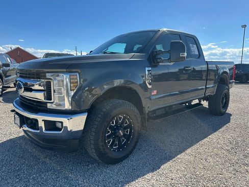 Used 2018 Ford F250 XLT w/ XLT Value Package AWD/4WD image 8
