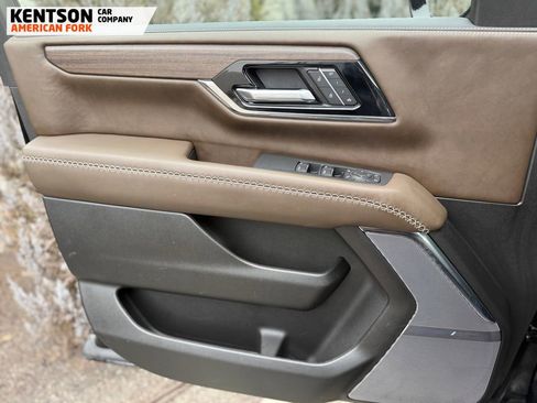 Used 2025 GMC Yukon Denali Ultimate image 25