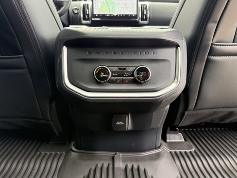 Used 2026 Ford Expedition Platinum w/ Stealth Performance Package image 8
