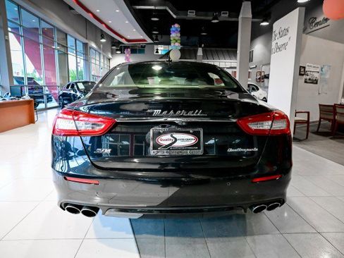 Used 2018 Maserati Quattroporte S GranLusso Q4 AWD/4WD image 6