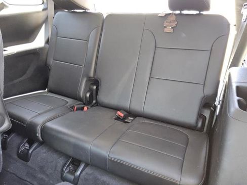 Used 2020 Chevrolet Traverse LT FWD image 10