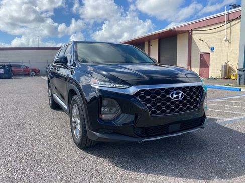 Used 2020 Hyundai Santa Fe SE image 1