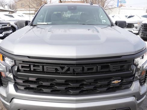 Used 2023 Chevrolet Silverado 1500 Custom image 6