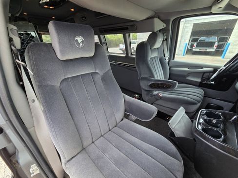 Used 2014 GMC Savana 2500 Extended RWD image 14