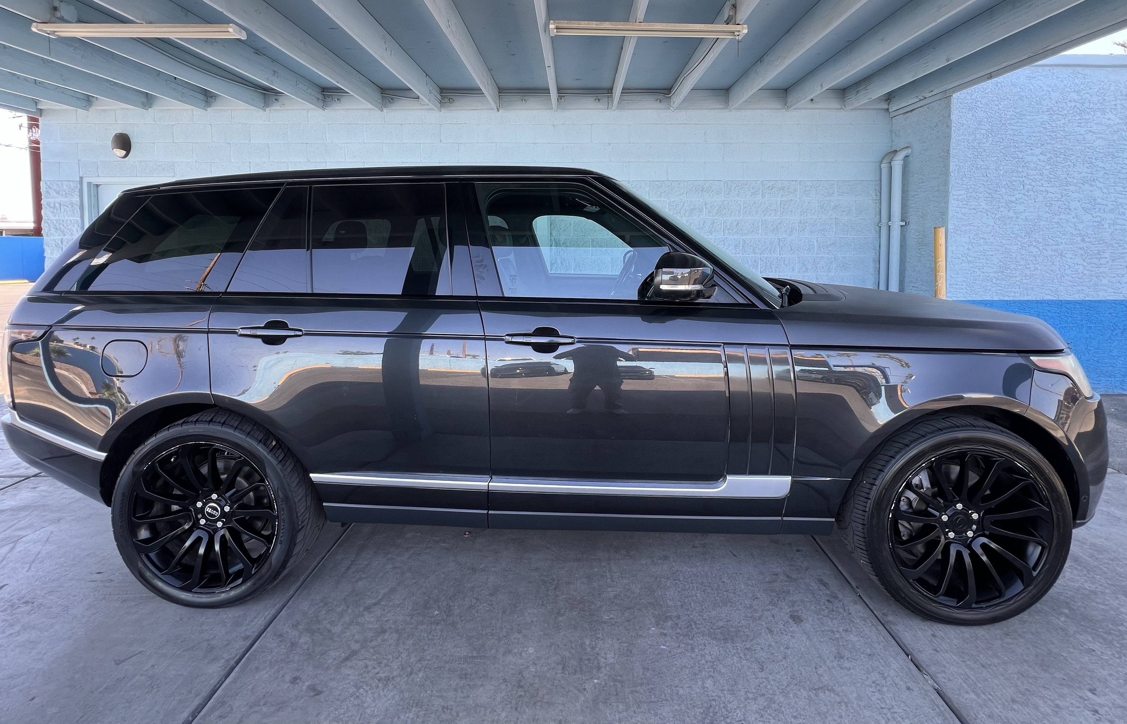 Used 2013 Land Rover Range Rover Supercharged AWD/4WD image 2