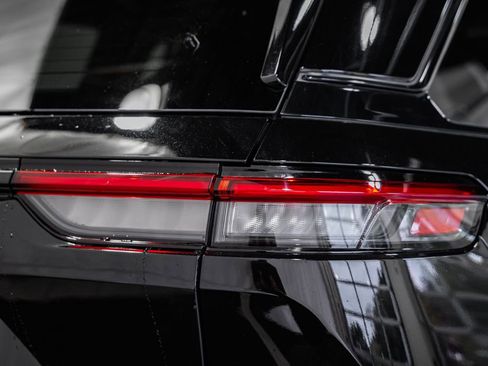 New 2025 Jeep Grand Cherokee Altitude image 7