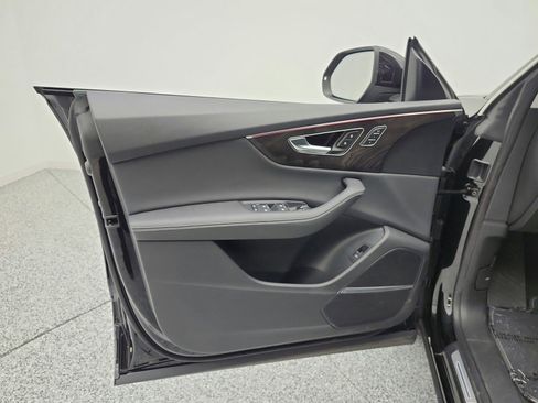 Used 2023 Audi Q8 Premium Plus w/ Premium Plus Package image 14