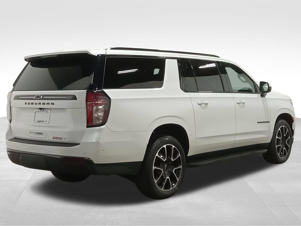 Used 2021 Chevrolet Suburban RST AWD/4WD image 3