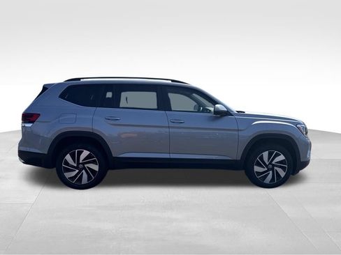 Used 2024 Volkswagen Atlas SE AWD/4WD image 6