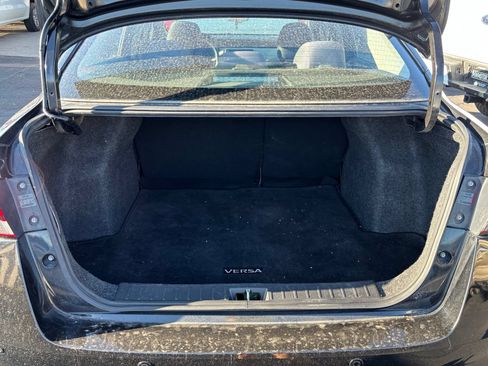 Used 2021 Nissan Versa SV FWD image 16