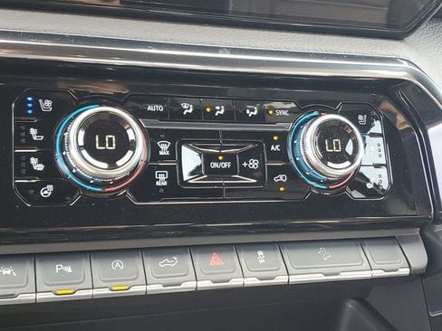 New 2026 GMC Sierra 1500 Denali AWD/4WD image 24